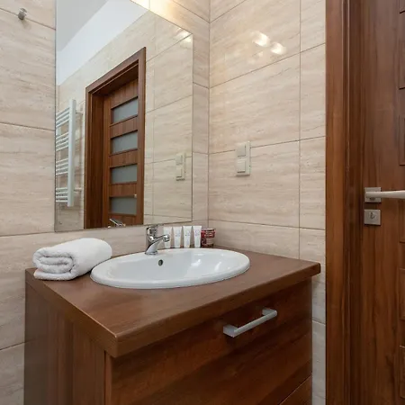 Nadmorski Z Dostepem Do Sauny W Jastrzebiej Gorze By Renters Jastrzębia Góra